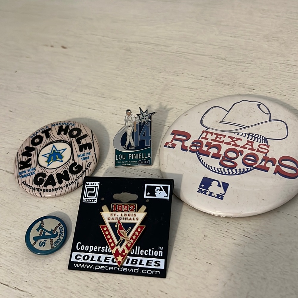 ‘80s & ‘90s MLB pin pinback button Seattle Mariners Oakland A’s St. Louis cards